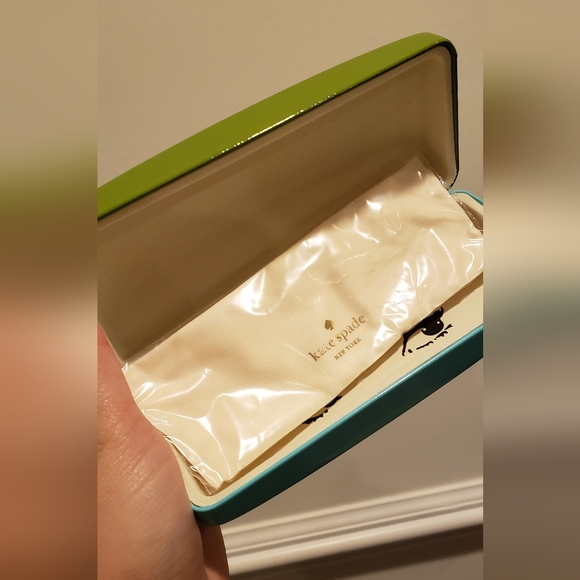 Kate Spade Sunglass Case - Picture 4 of 4